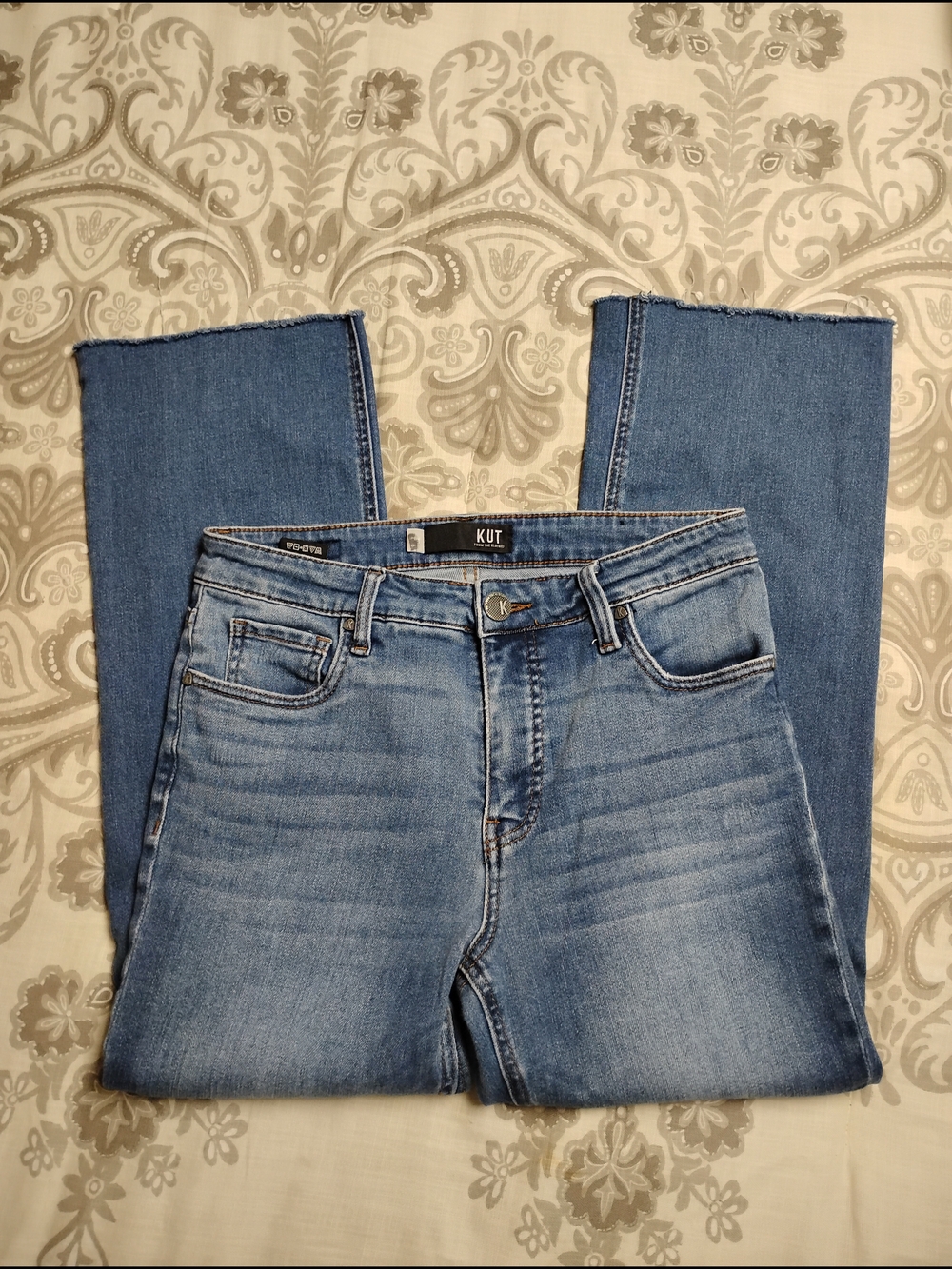 Kut from the Kloth Medium Light Blue Straight Leg Jeans